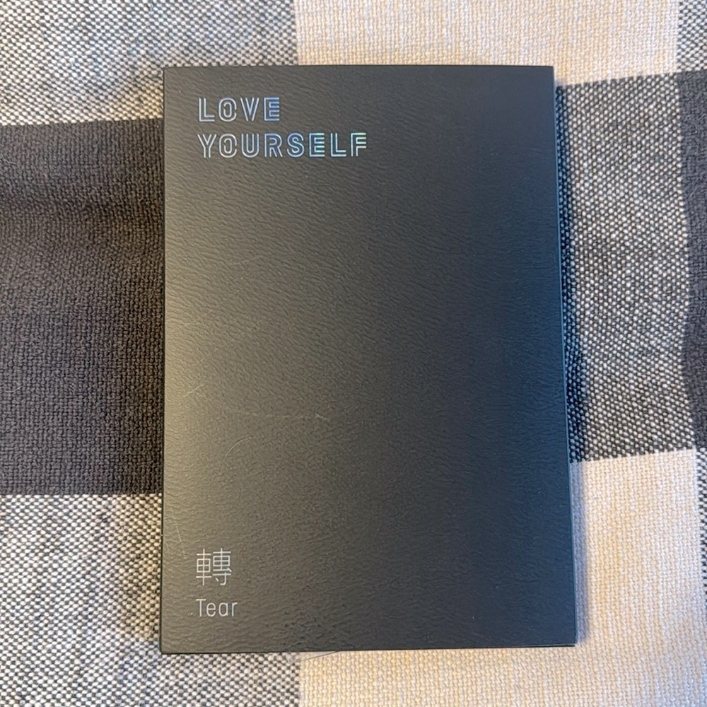 BTS Album - Love Yourself Tear (version y)